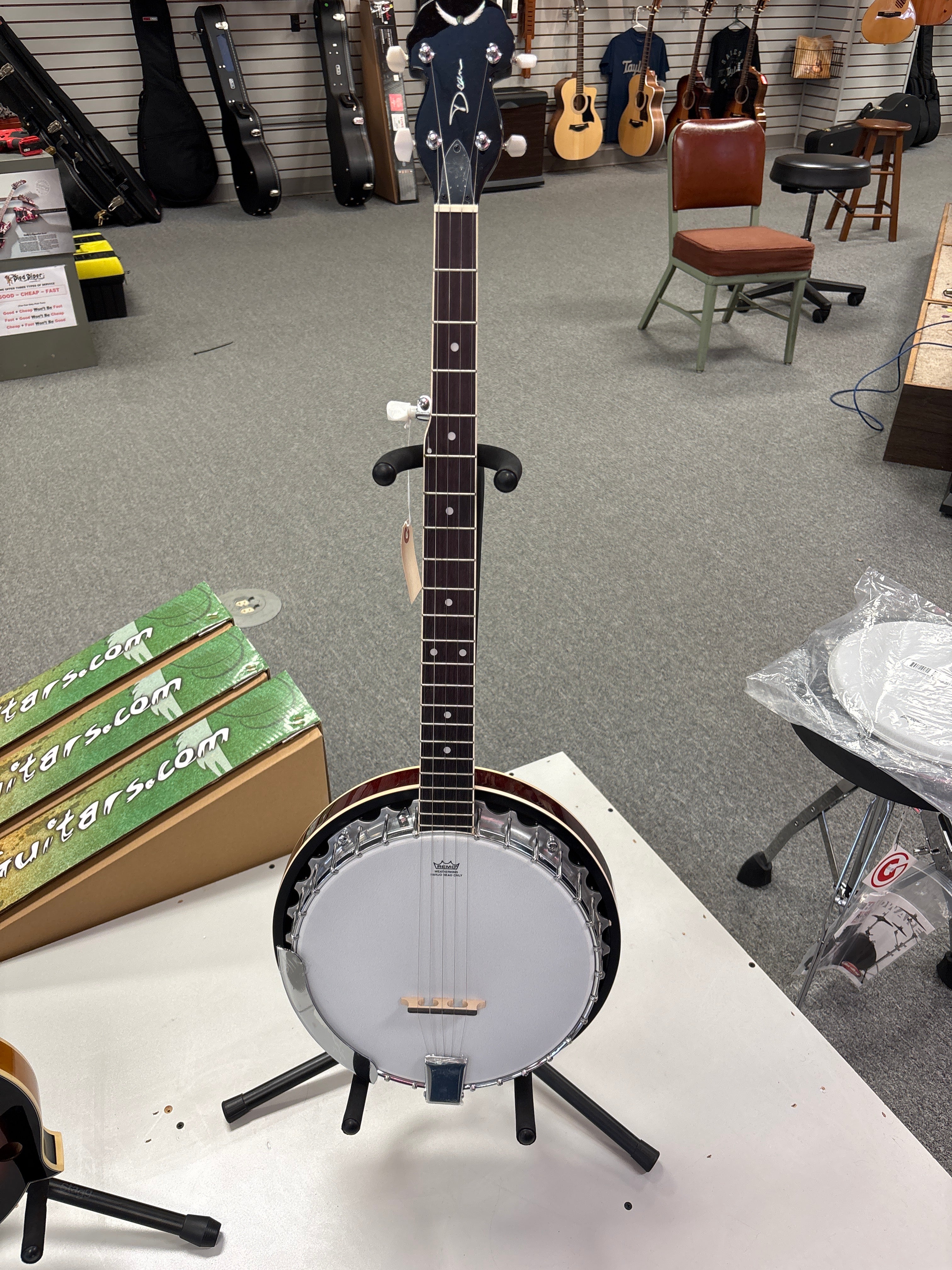 Image of Dean Model B3 PK 5-String Banjo Package with Gig Bag, Strap and Pitch Pipe