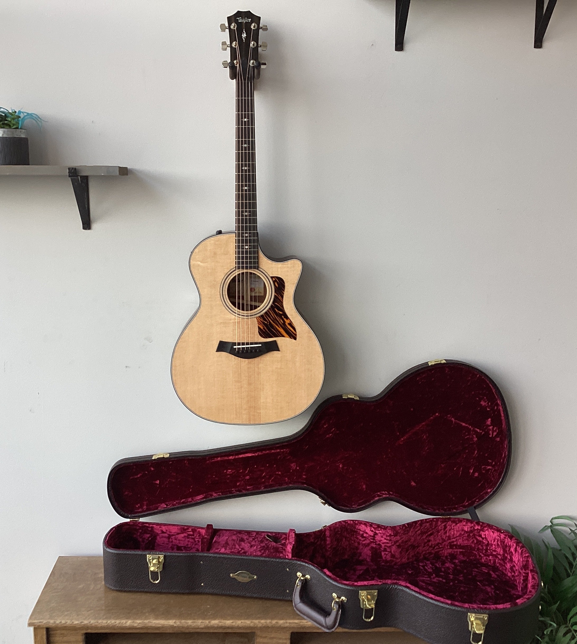 Image of Taylor 314ce With Case