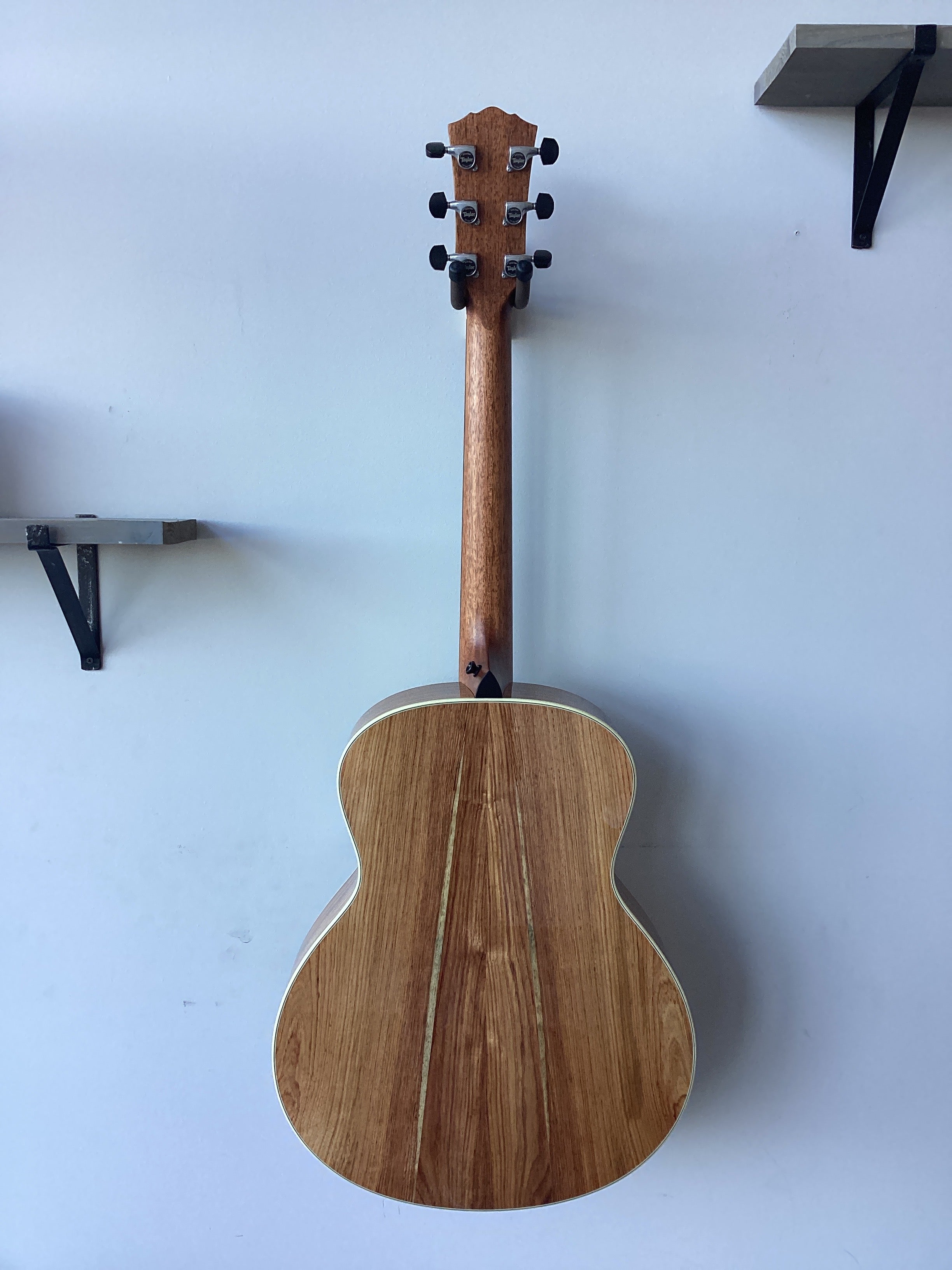 Image of Taylor Gold Label 814e HRW, Natural Top Includes Deluxe Hardshell Case