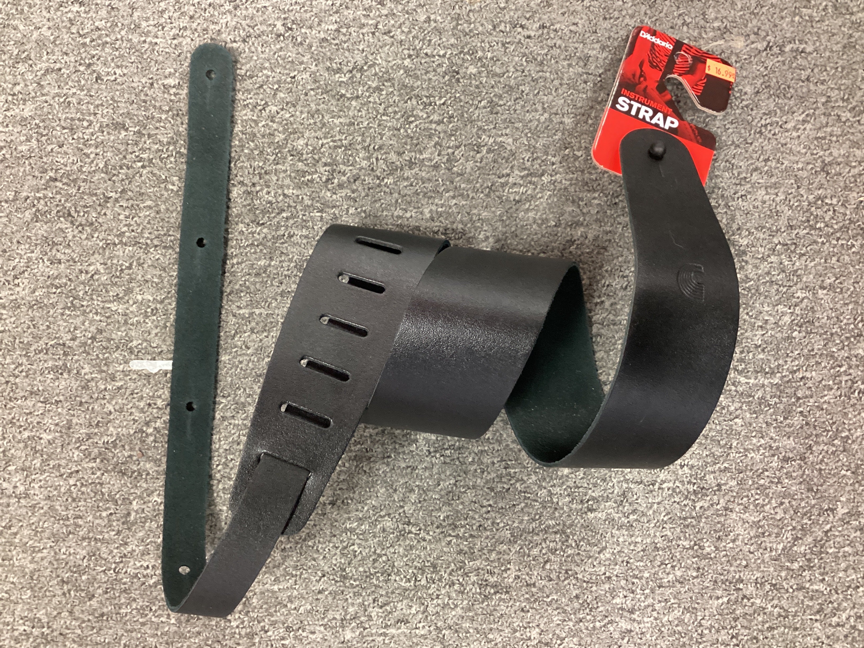 Image of Daddario 2.5” basic leather strap Black