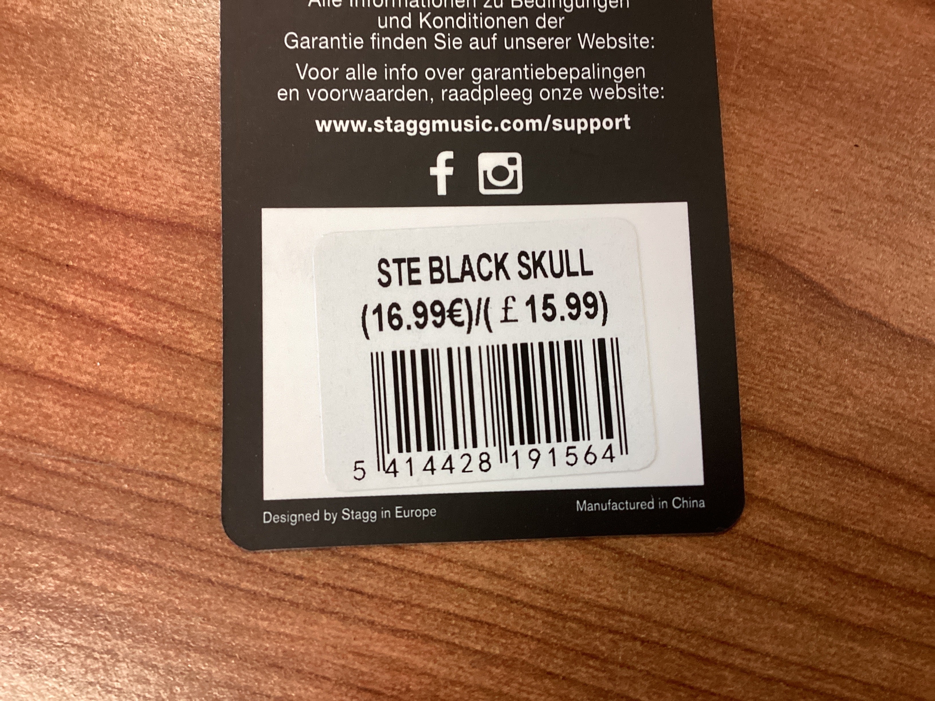 Image of Stagg “Black Skull” Guitar Strap