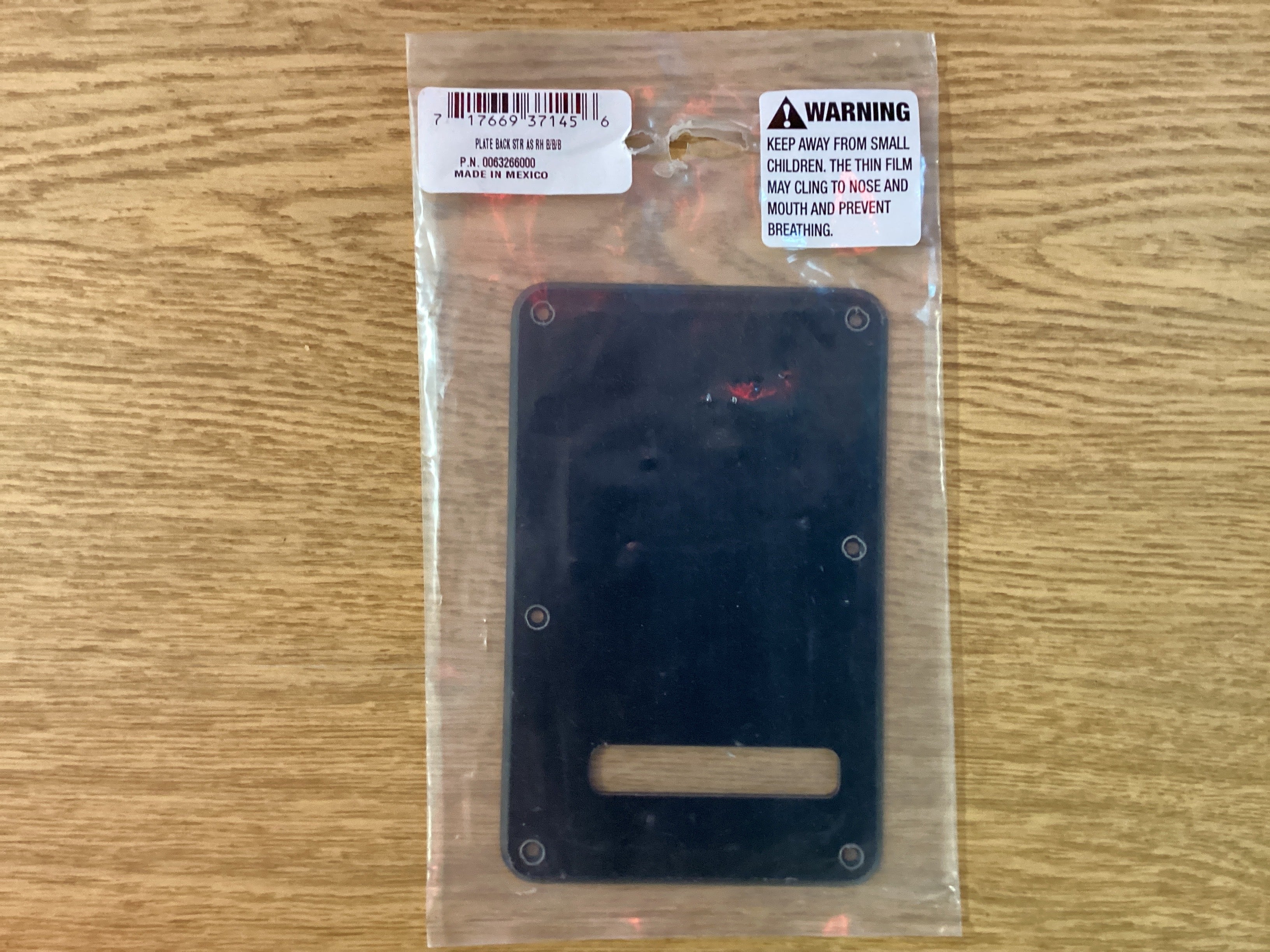 Fender Deluxe Back-Plate for Strat 1-ply Black