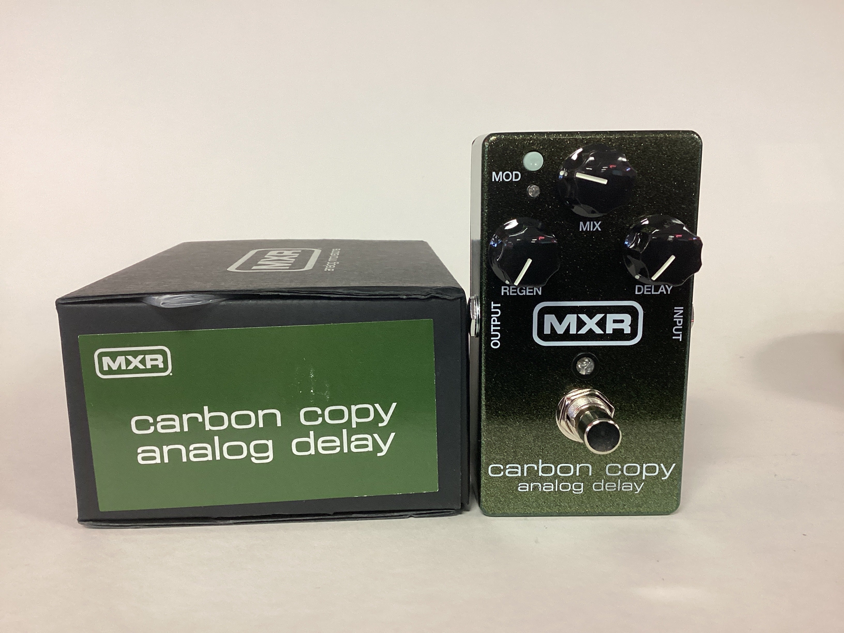 Dunlop MXR Carbon Copy analog delay