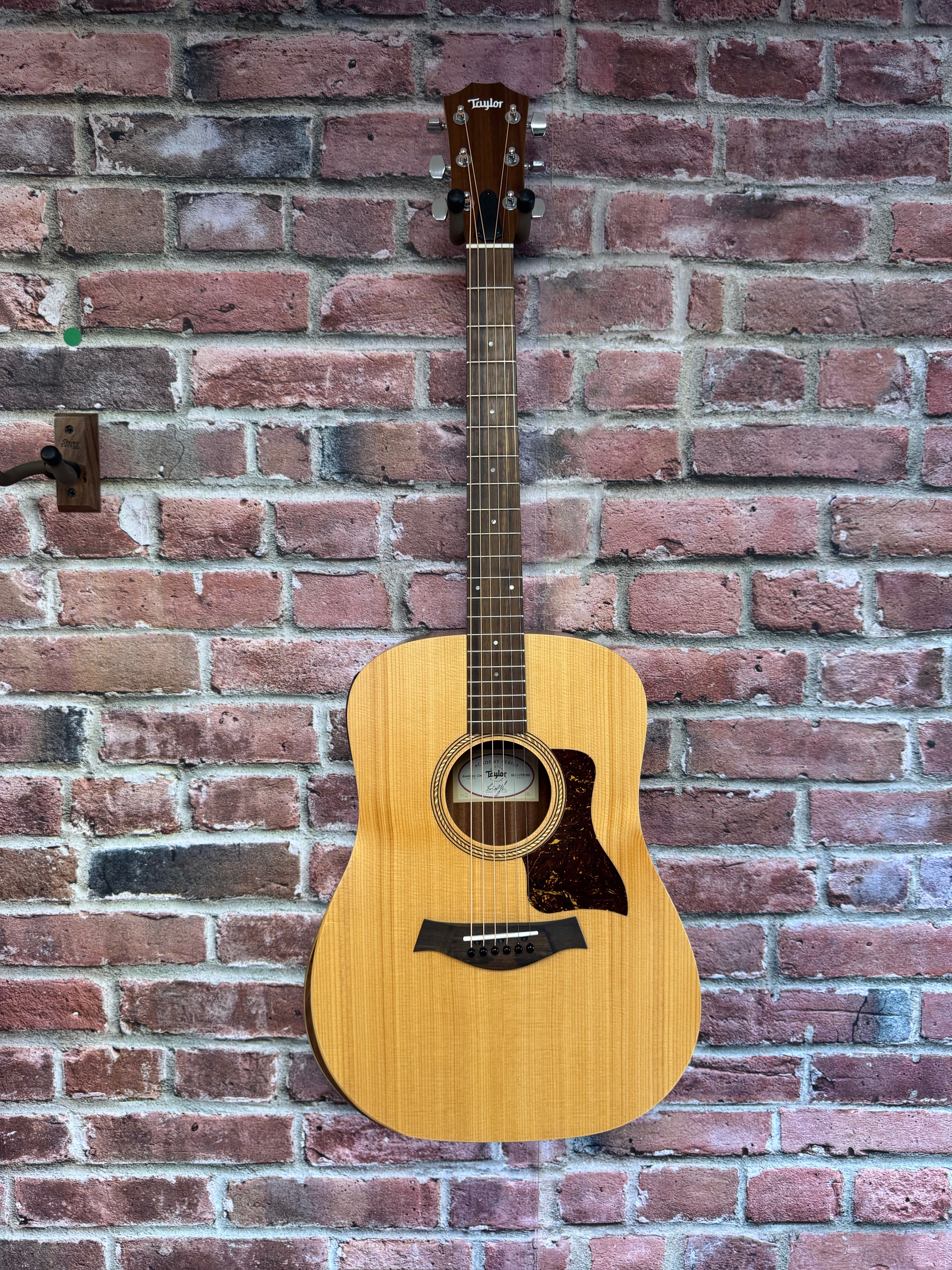 Image of Taylor Academy 10e