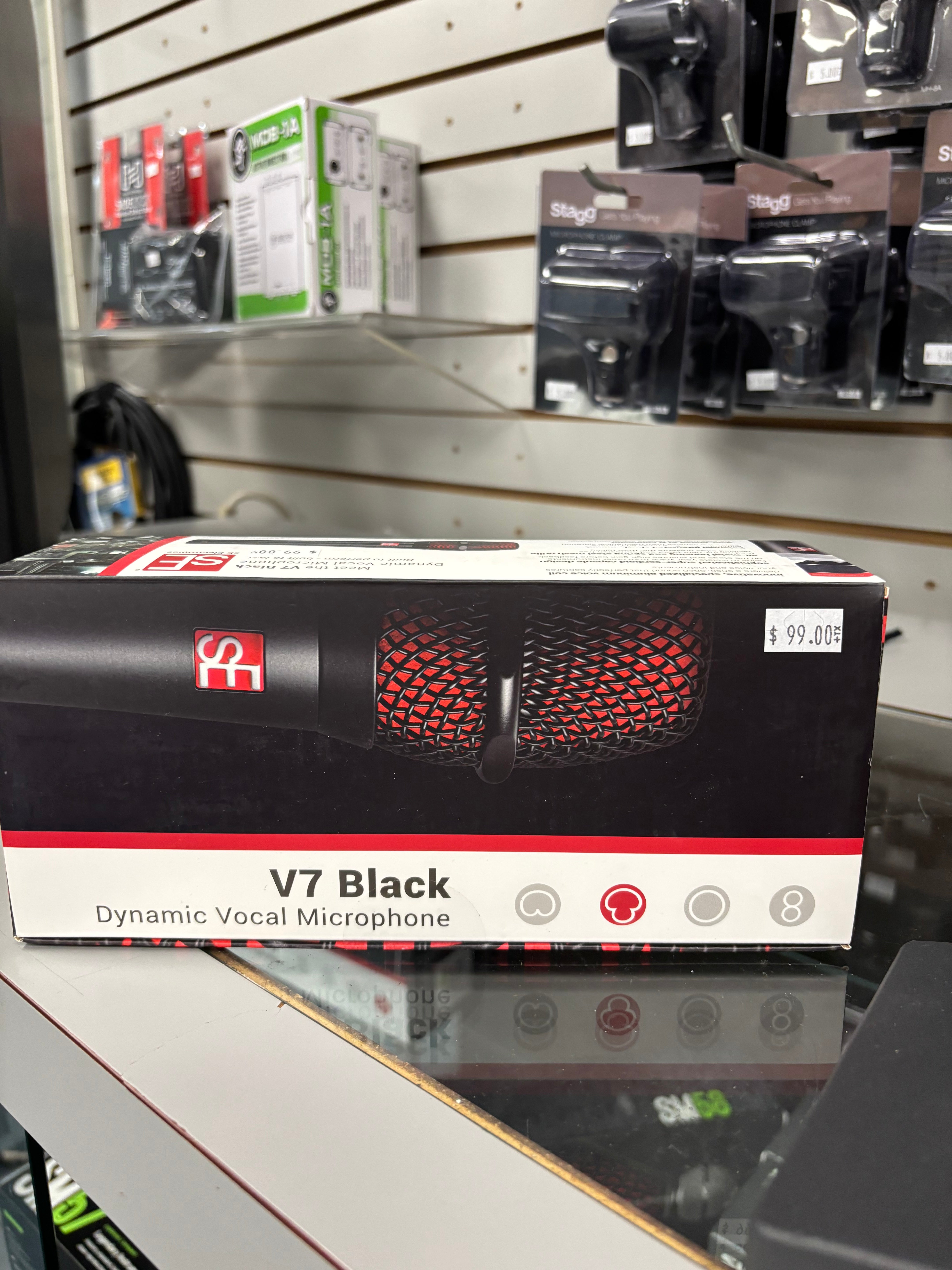 Image of SE Electronics V7 Black Studio-grade Handheld Microphone Supercardioid in Black