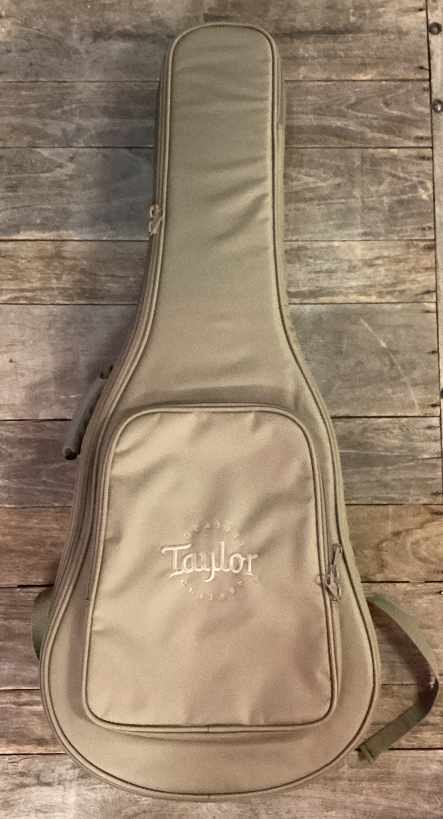 Taylor Big Baby Taylor (BBTe) Acoustic/Electric Guitar