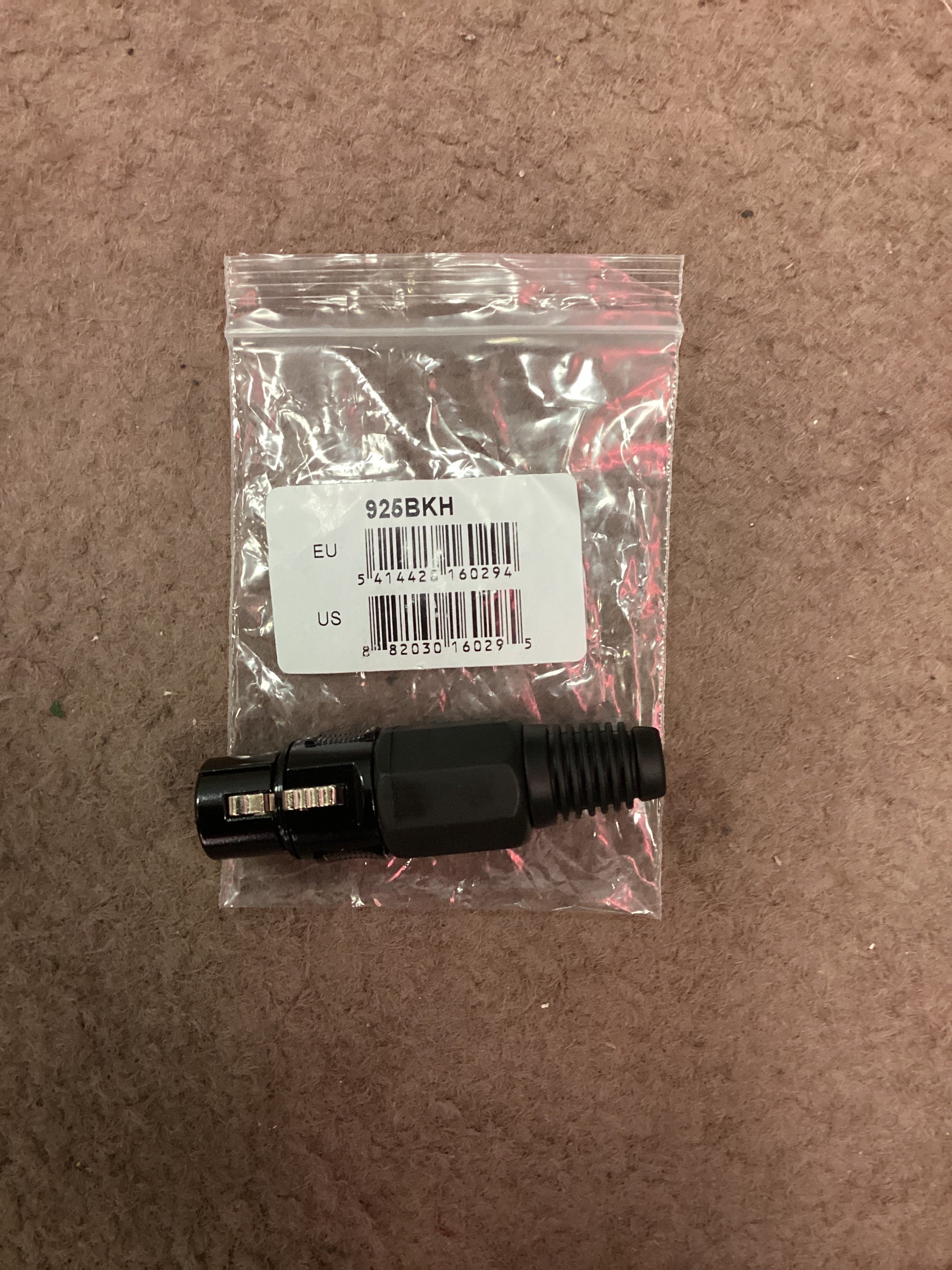 Image of Stagg 925BKH XLR-F Plug Black
