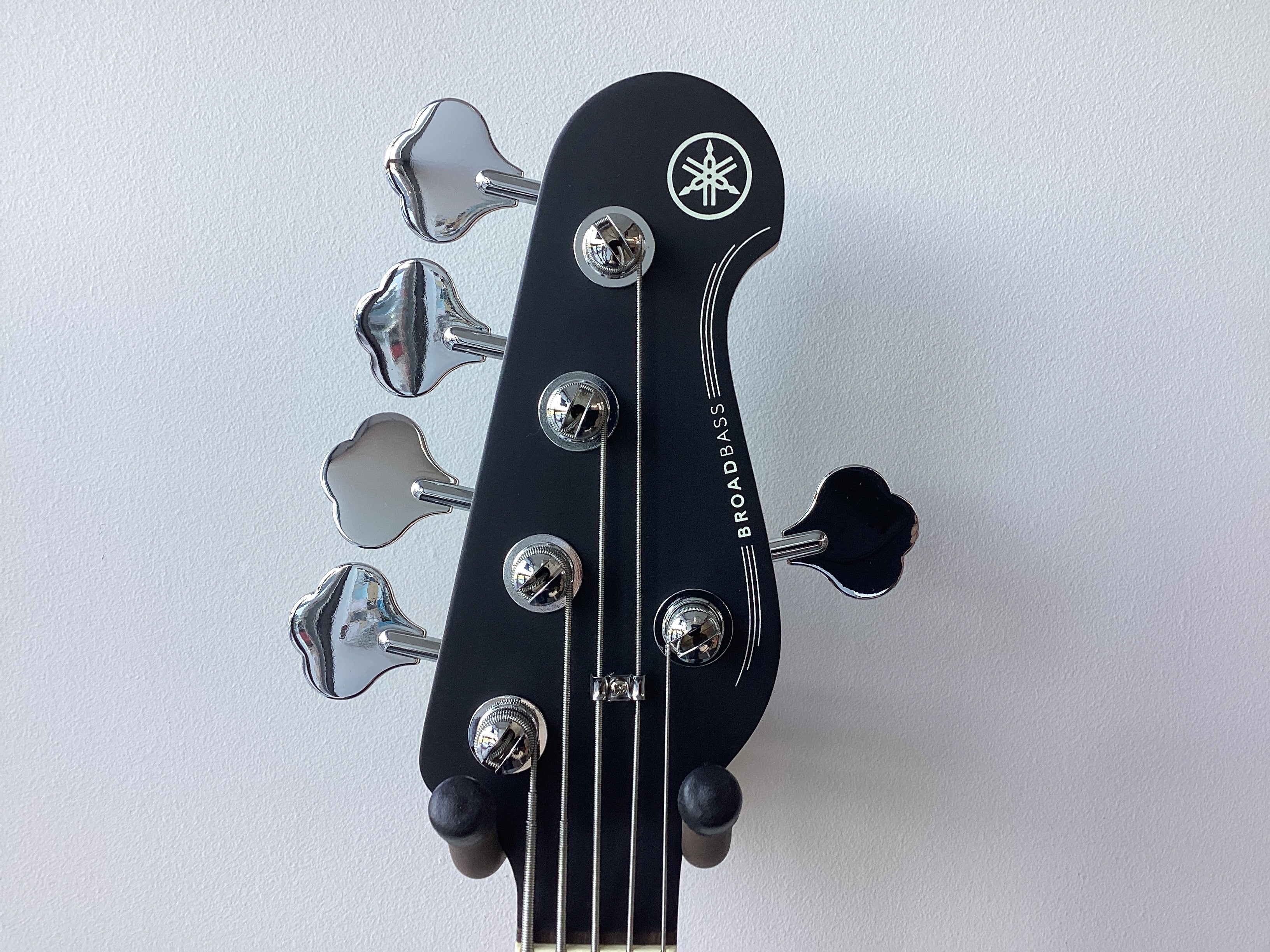 Yamaha~BroadBass~BB235~5-String bass~Black