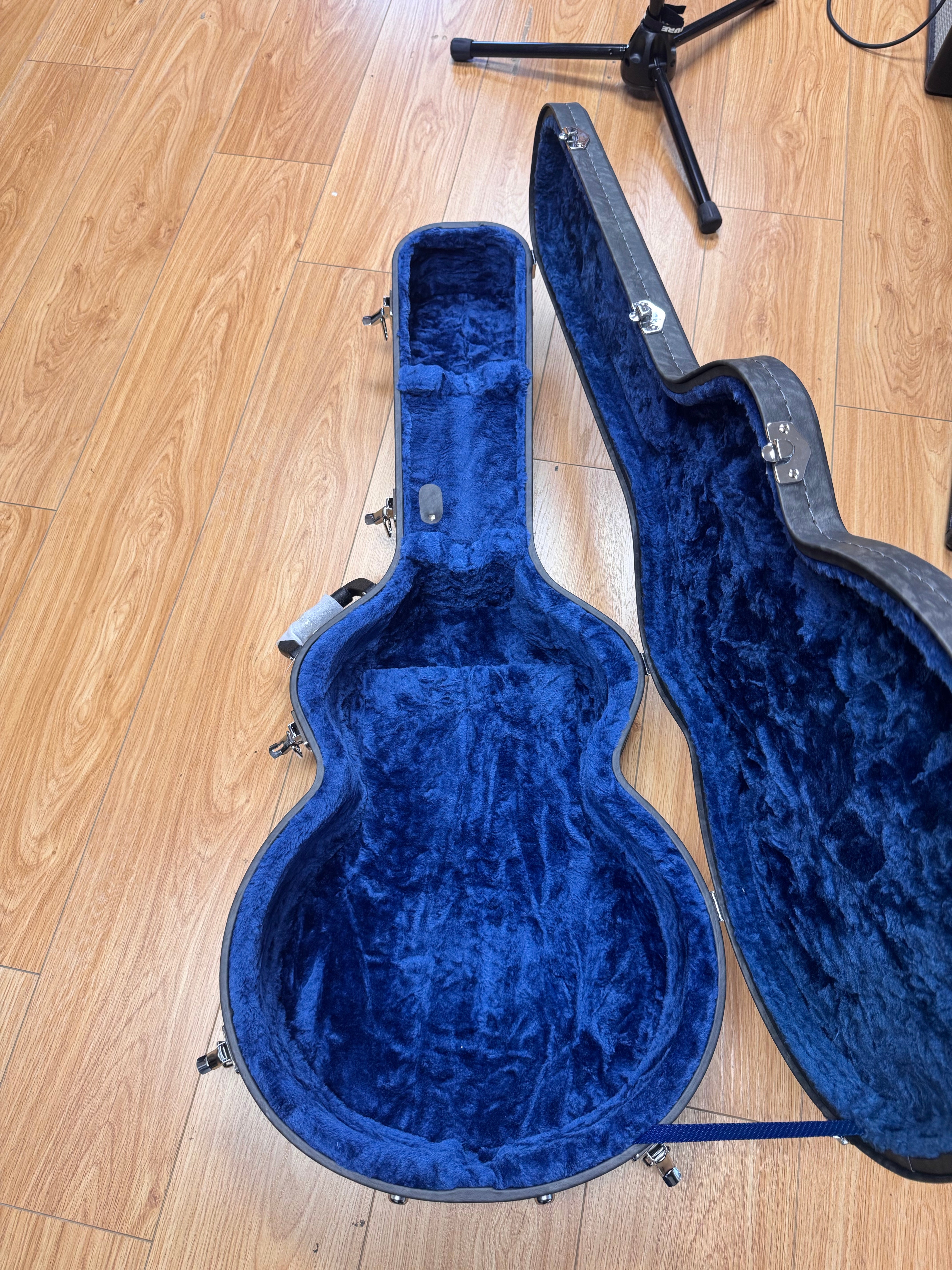 Image of Gretsch Synchromatic™ Nashville™ Hollow Body Single-Cut with Bigsby®, Ebony Fingerboard, 50's Orange Stain