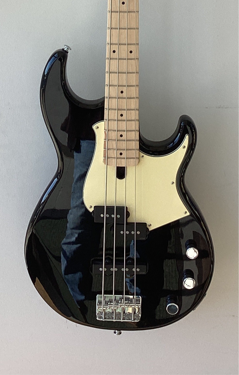 Yamaha BB434 4-String Bass Guitar - Black | Alnico V Pickups – The