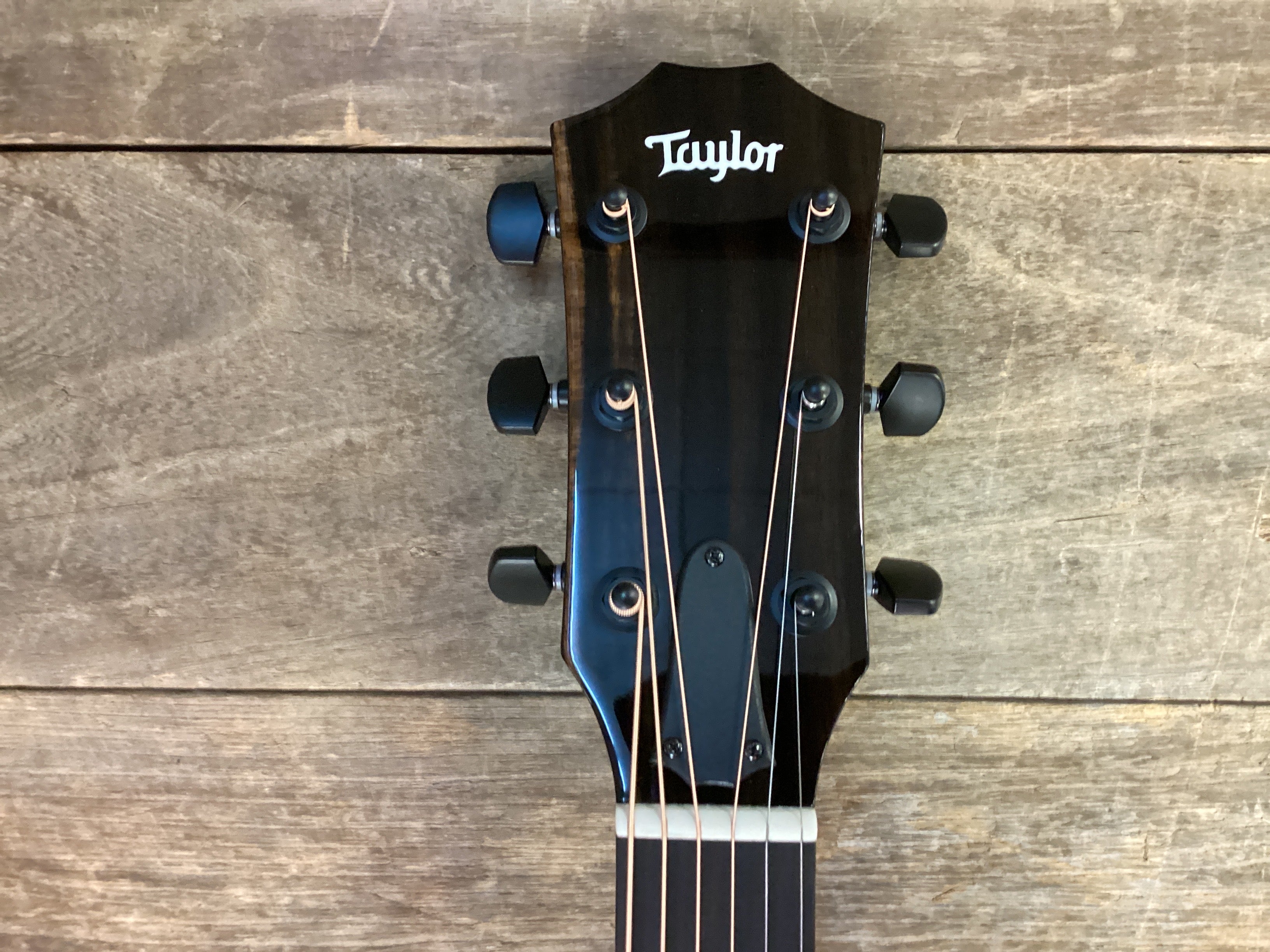 Taylor 214ce-BLK Plus
