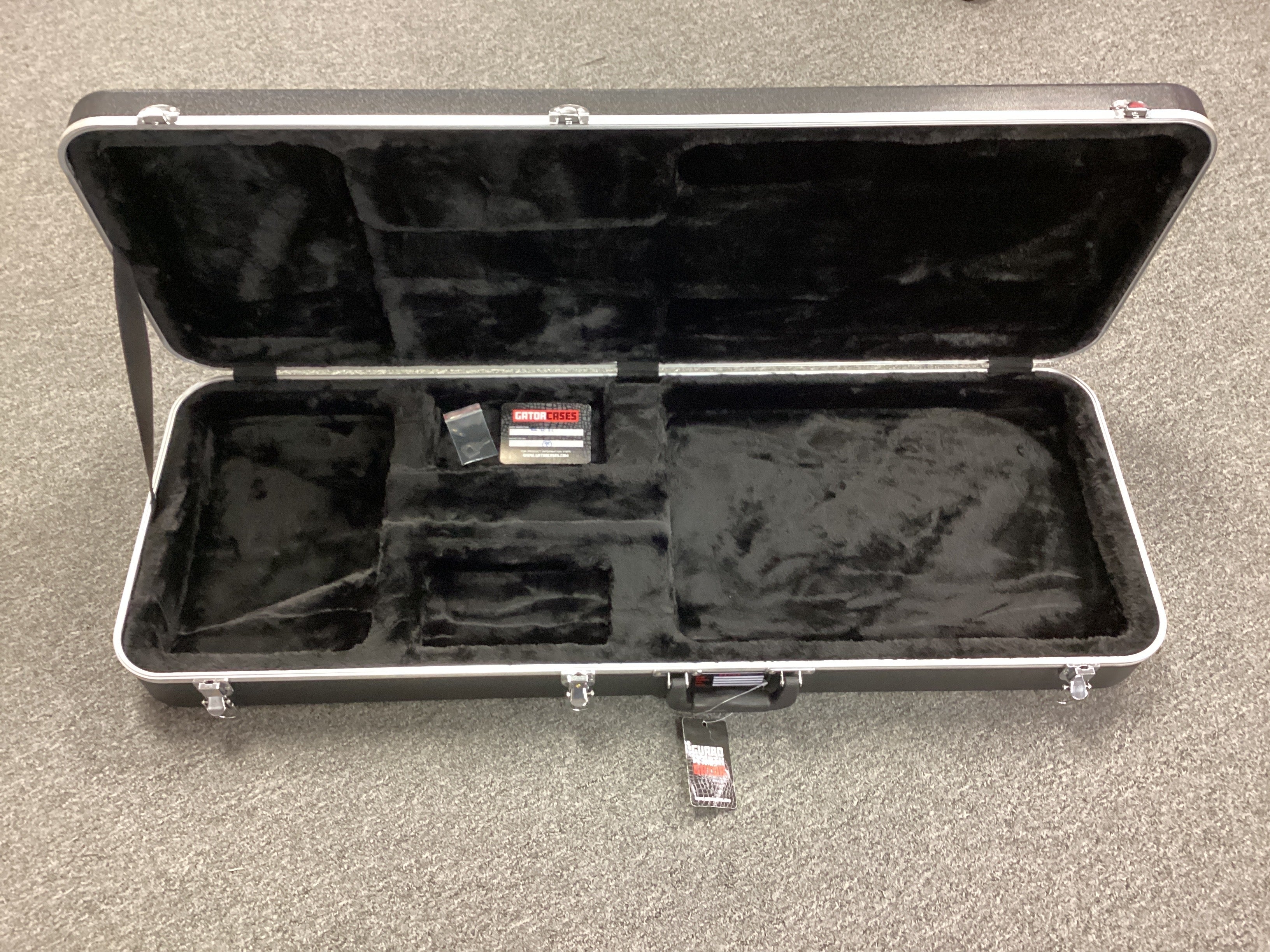 Image of GATOR Deluxe Molded Electric Guitar case