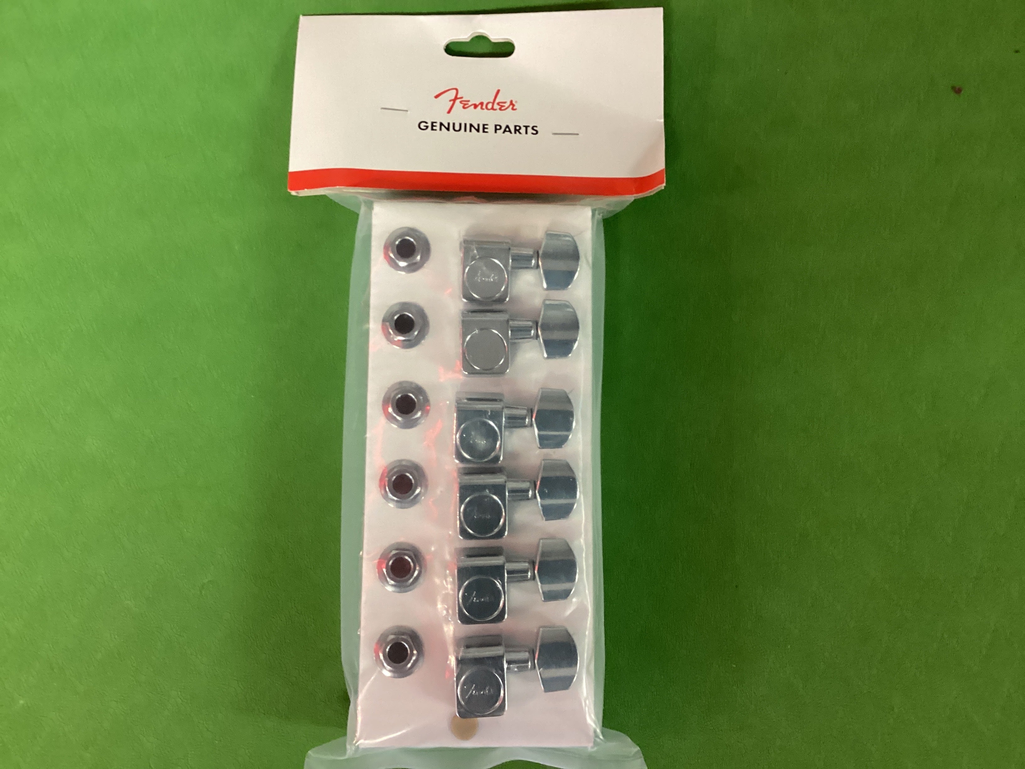 Image of Fender “American Standard” guitar tuners Chrome