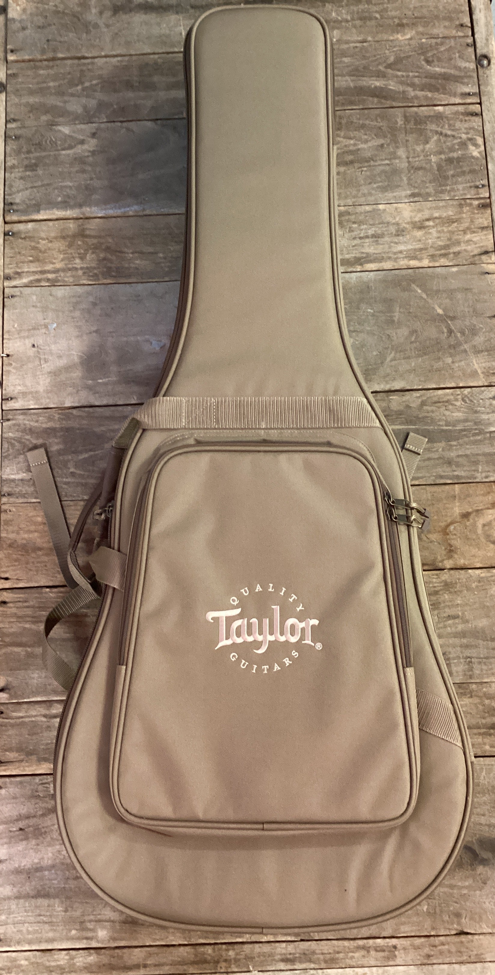 Image of Taylor 210ce Acoustic Guitar