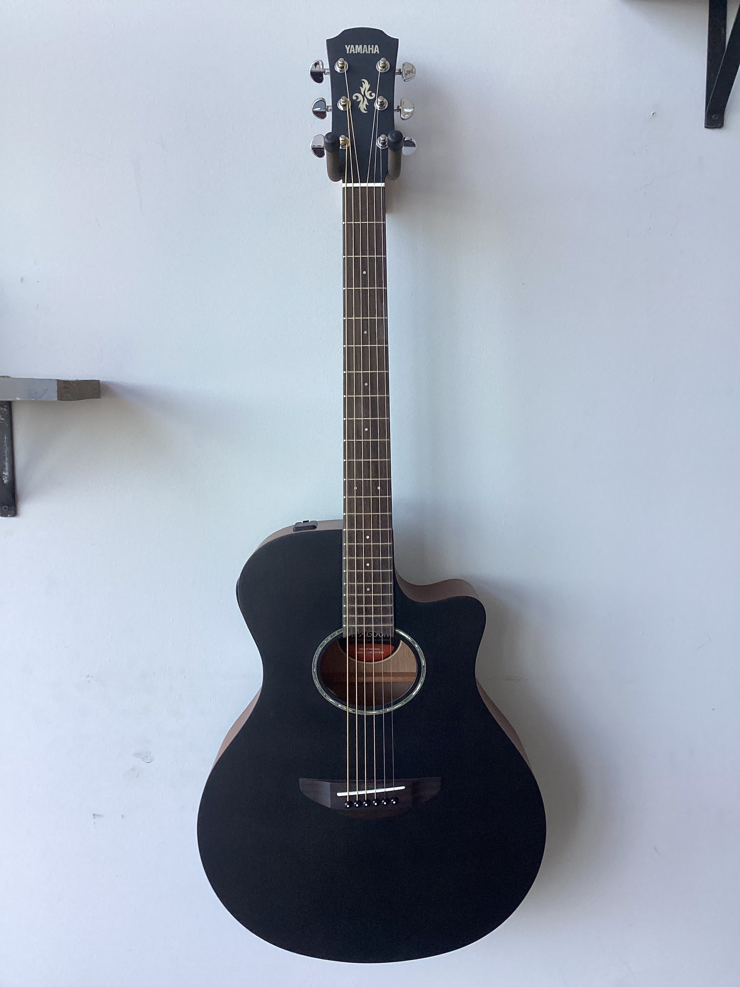 Yamaha~APX600M SMB~Thin/Modern Acoustic-Electric Guitar~Smoky Black (Satin/Flat finish)