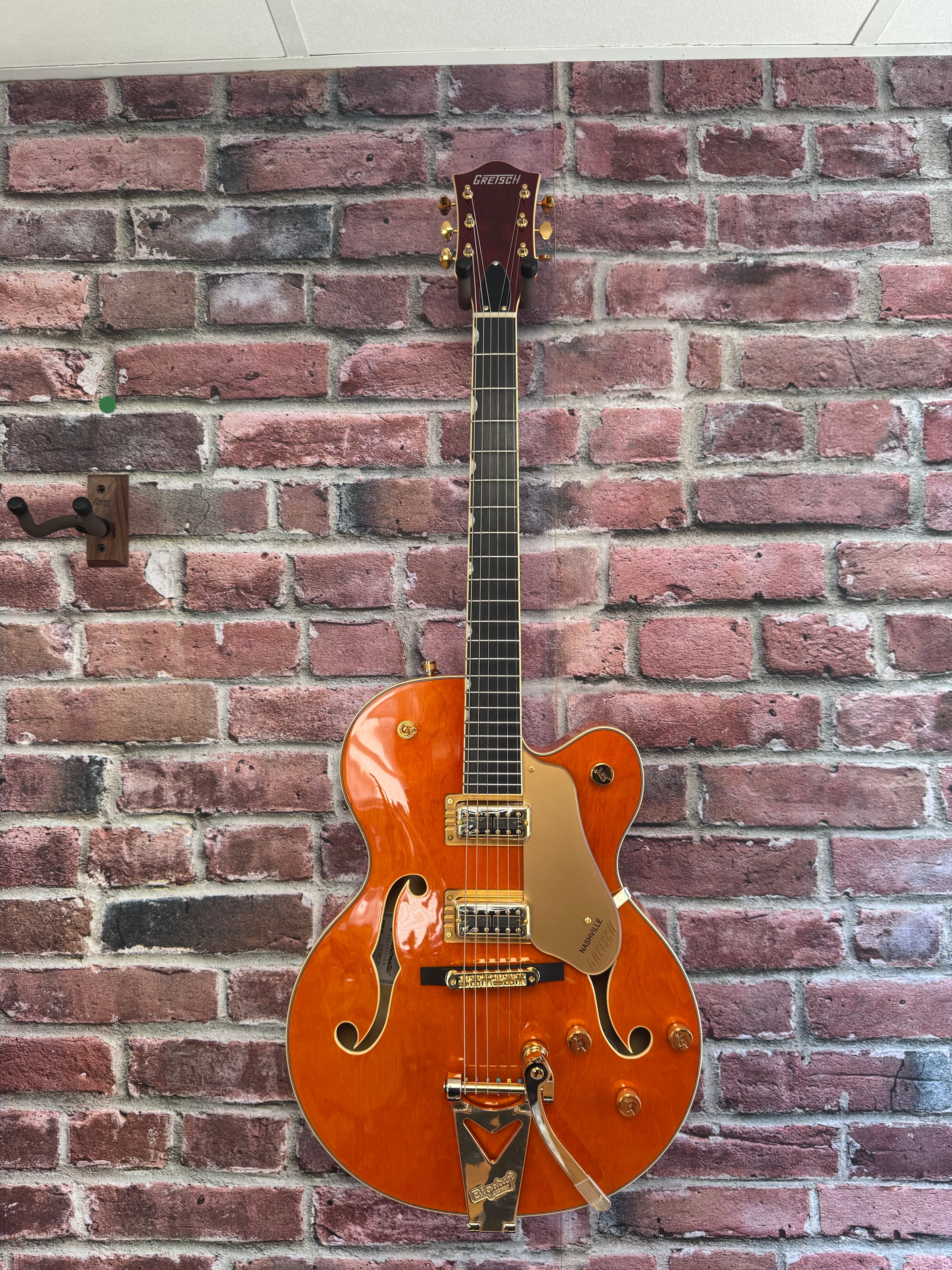 Image of Gretsch Synchromatic™ Nashville™ Hollow Body Single-Cut with Bigsby®, Ebony Fingerboard, 50's Orange Stain