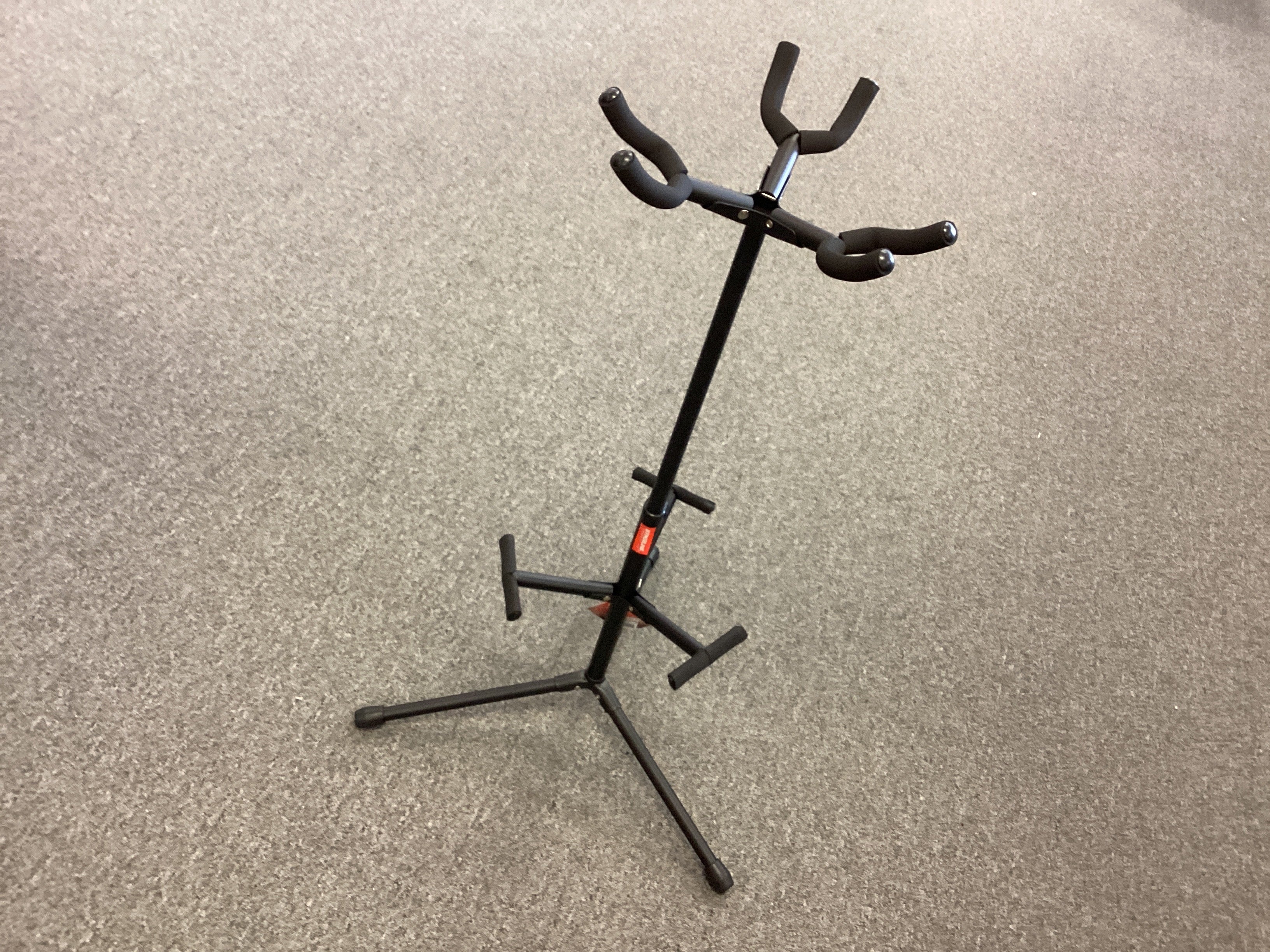 Image of Stageline Triple Hanging guitar stand