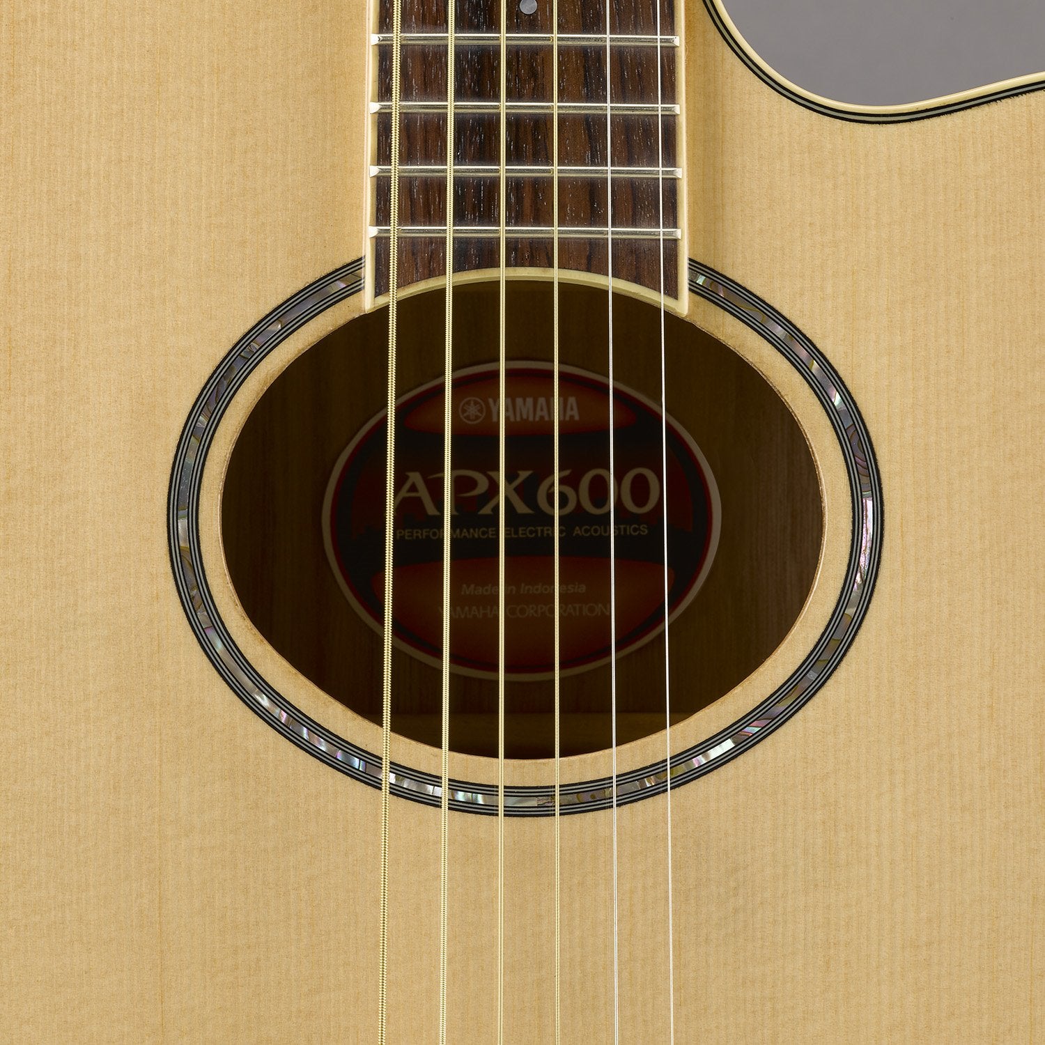 Image of YAMAHA APX600 NA NATURAL APX THINLINE CUTAWAY A/E