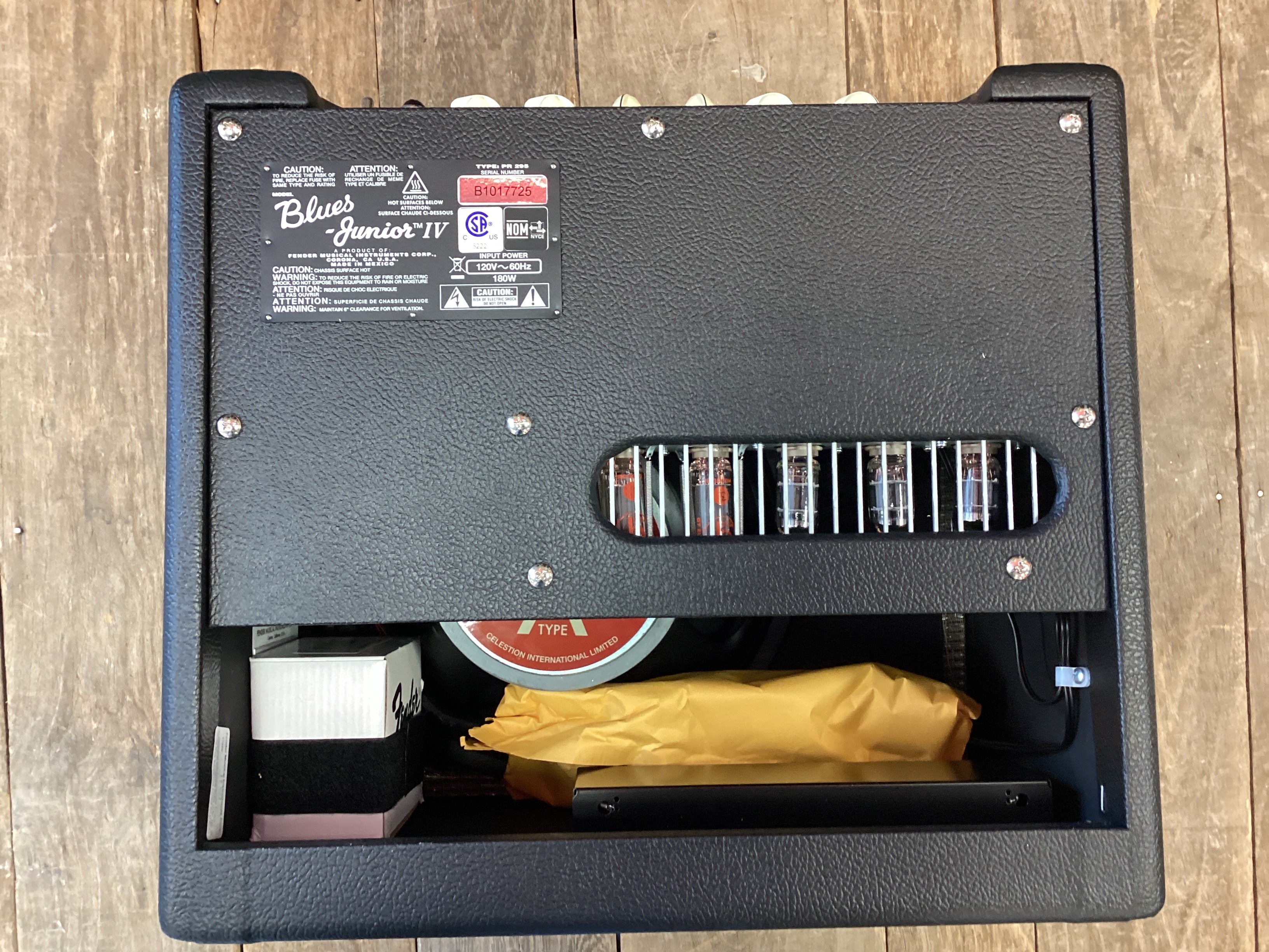 Image of Fender Blues Jr IV 1x12