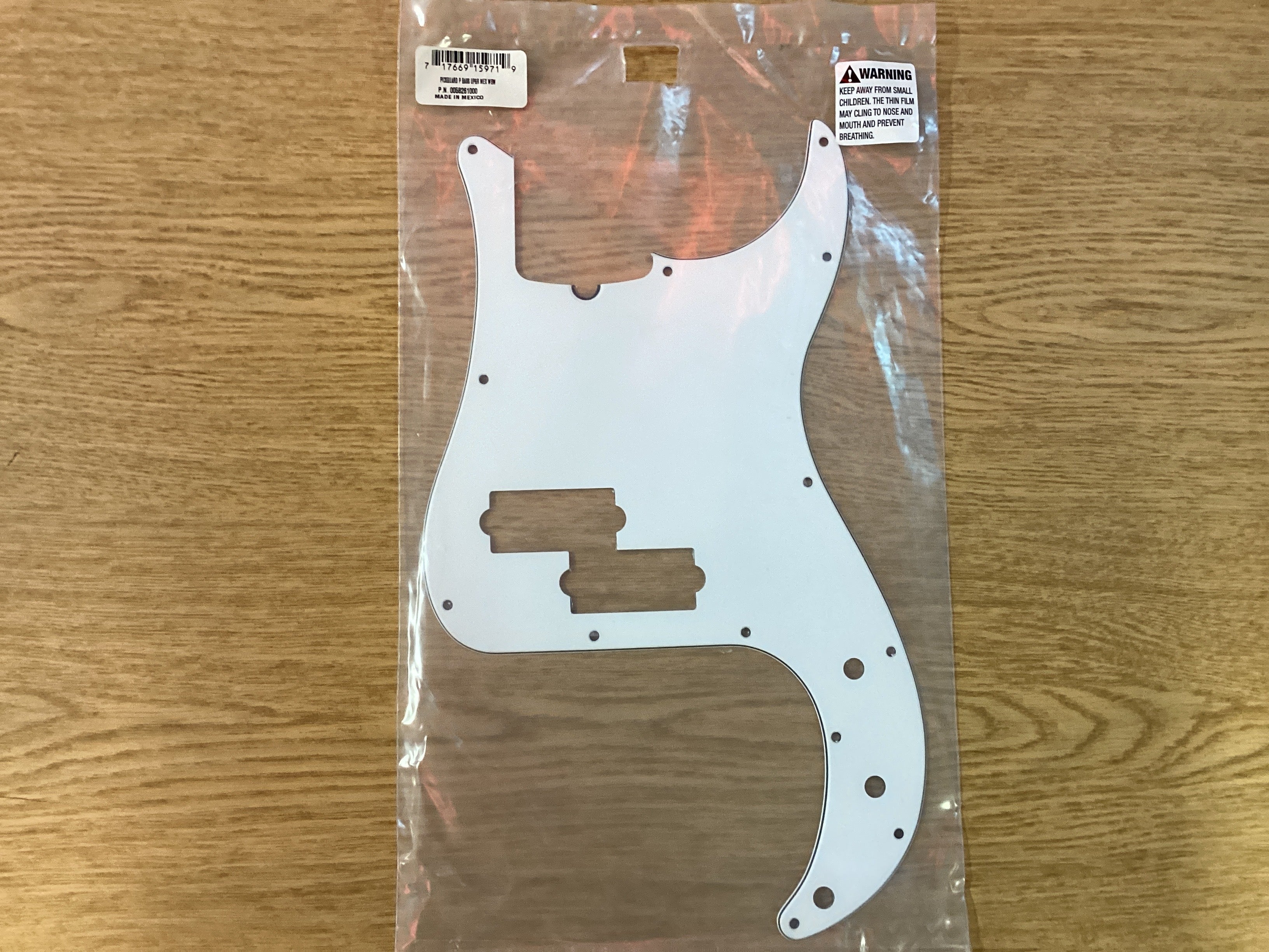 Image of Fender Mexican P-Bass 3-ply Pickguard W/B/W