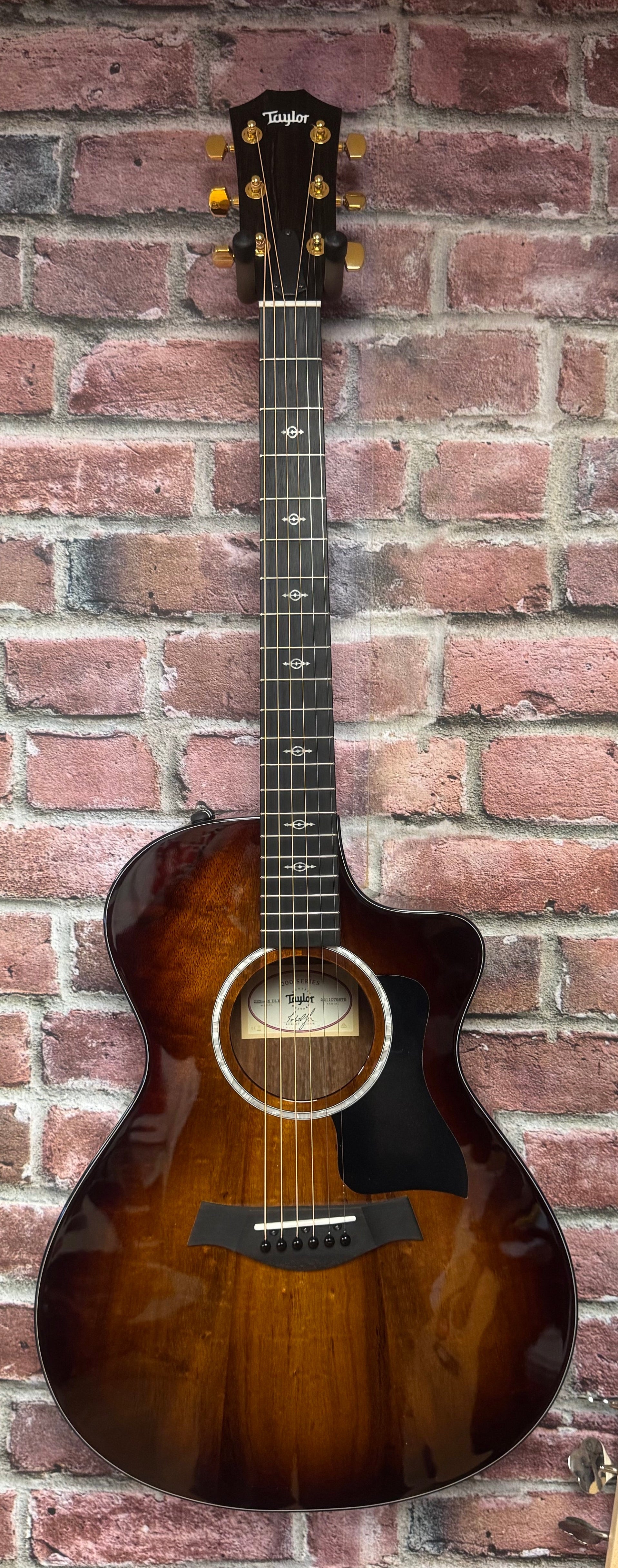 Image of Taylor 222ce-K DLX