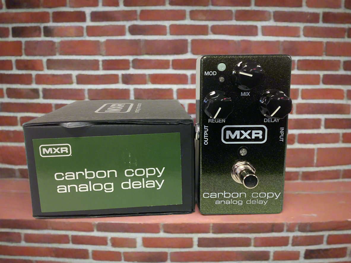 Dunlop MXR Carbon Copy analog delay