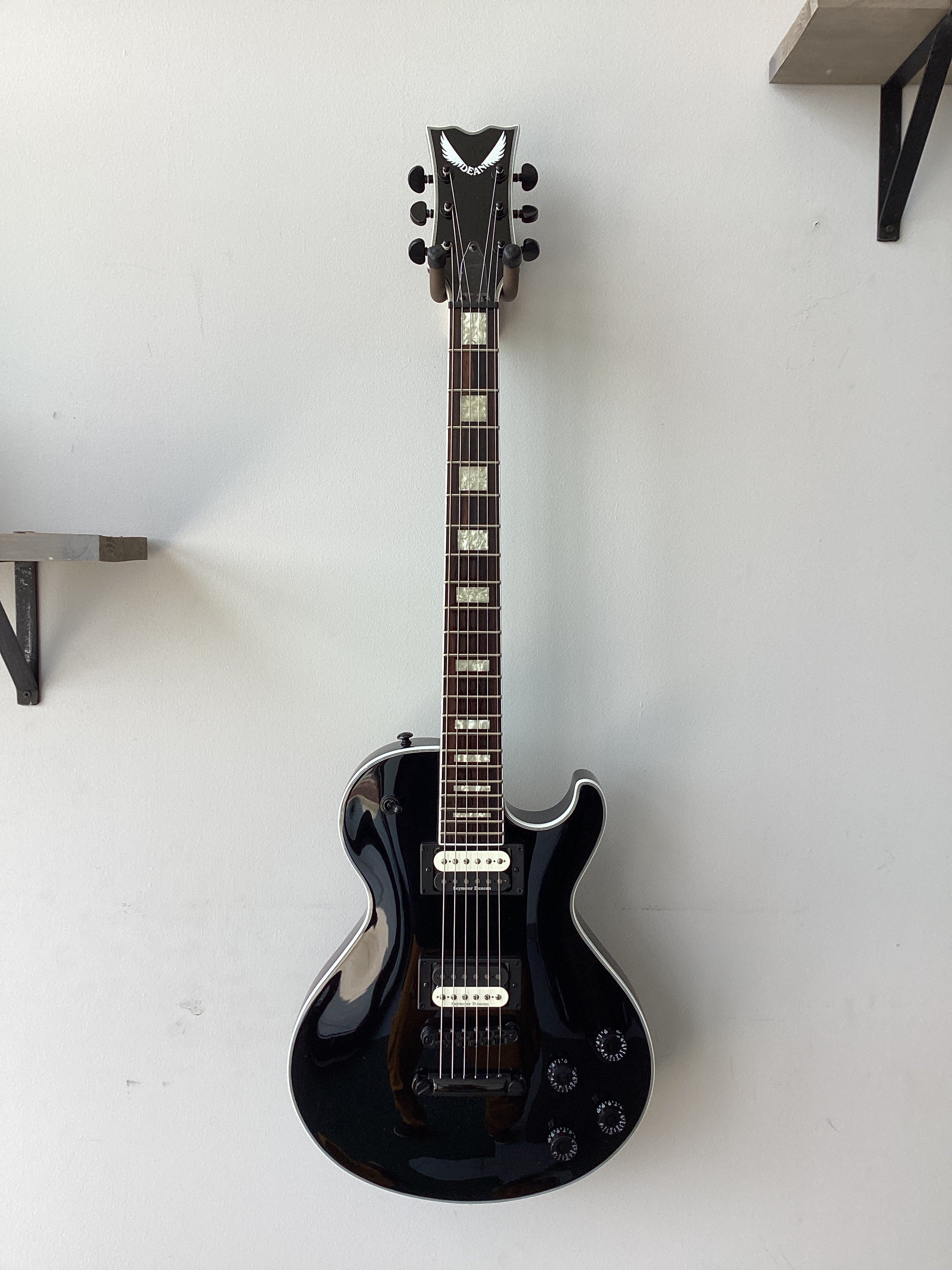 Image of Dean Thoroughbred Select~Classic Black