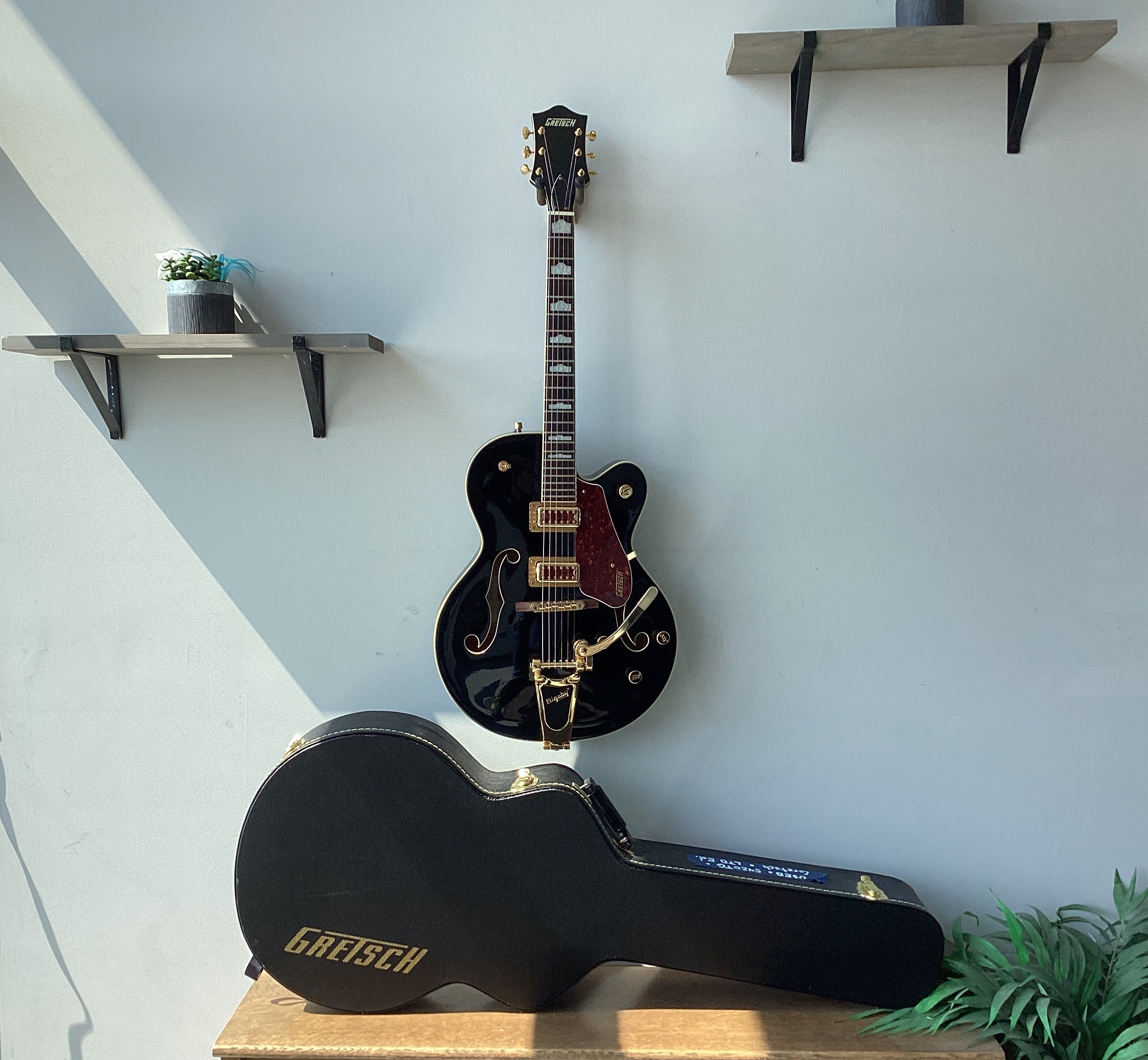 USED 2020 Gretsch 5420TG (Hollowbody) Limited Edition~Black & Gold~w/case