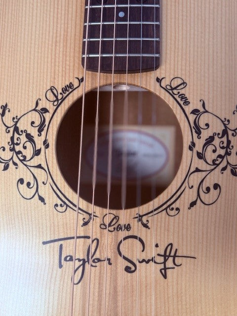 Image of Taylor Swift Baby Taylor (TSBTe)